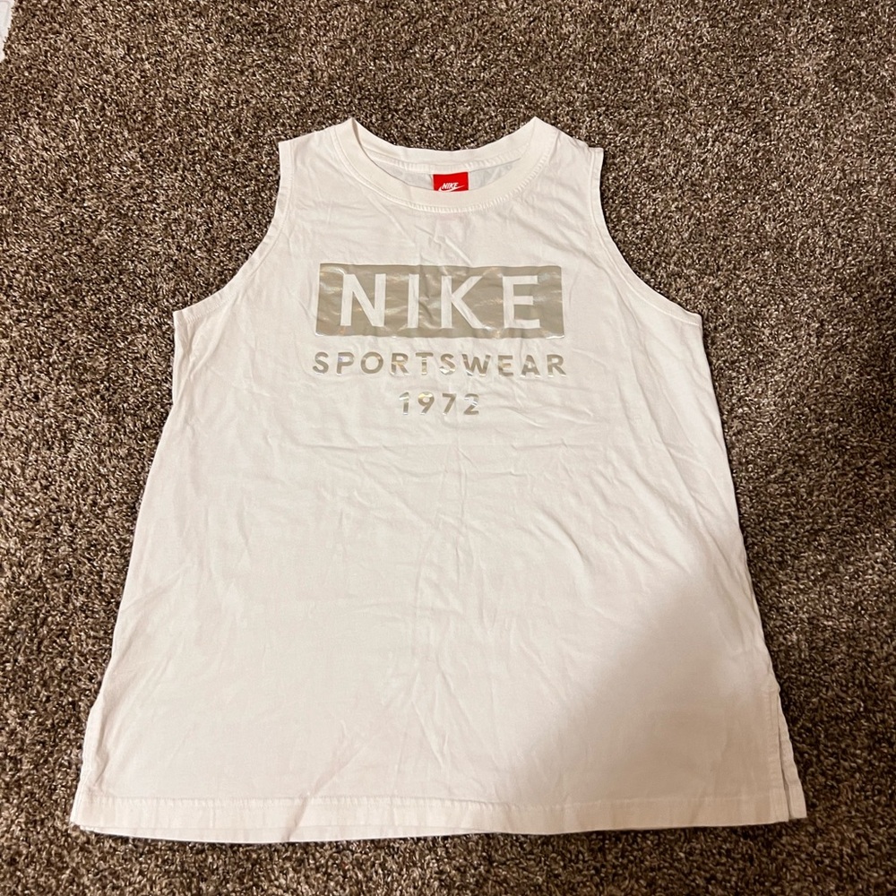 Nike Women’s White Sportswear Tank Size Large